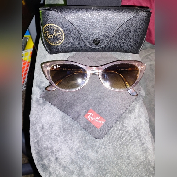 Woman's Ray-Ban sunglasses NEW - Picture 2 of 4